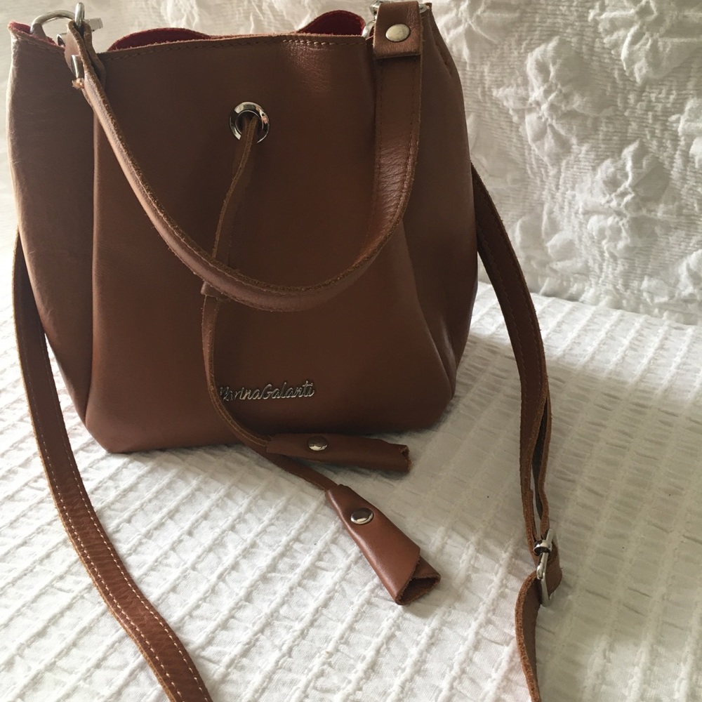 Crossbody bags, leather, sm/medium size priced individually questions?Please ask - Picture 11 of 12